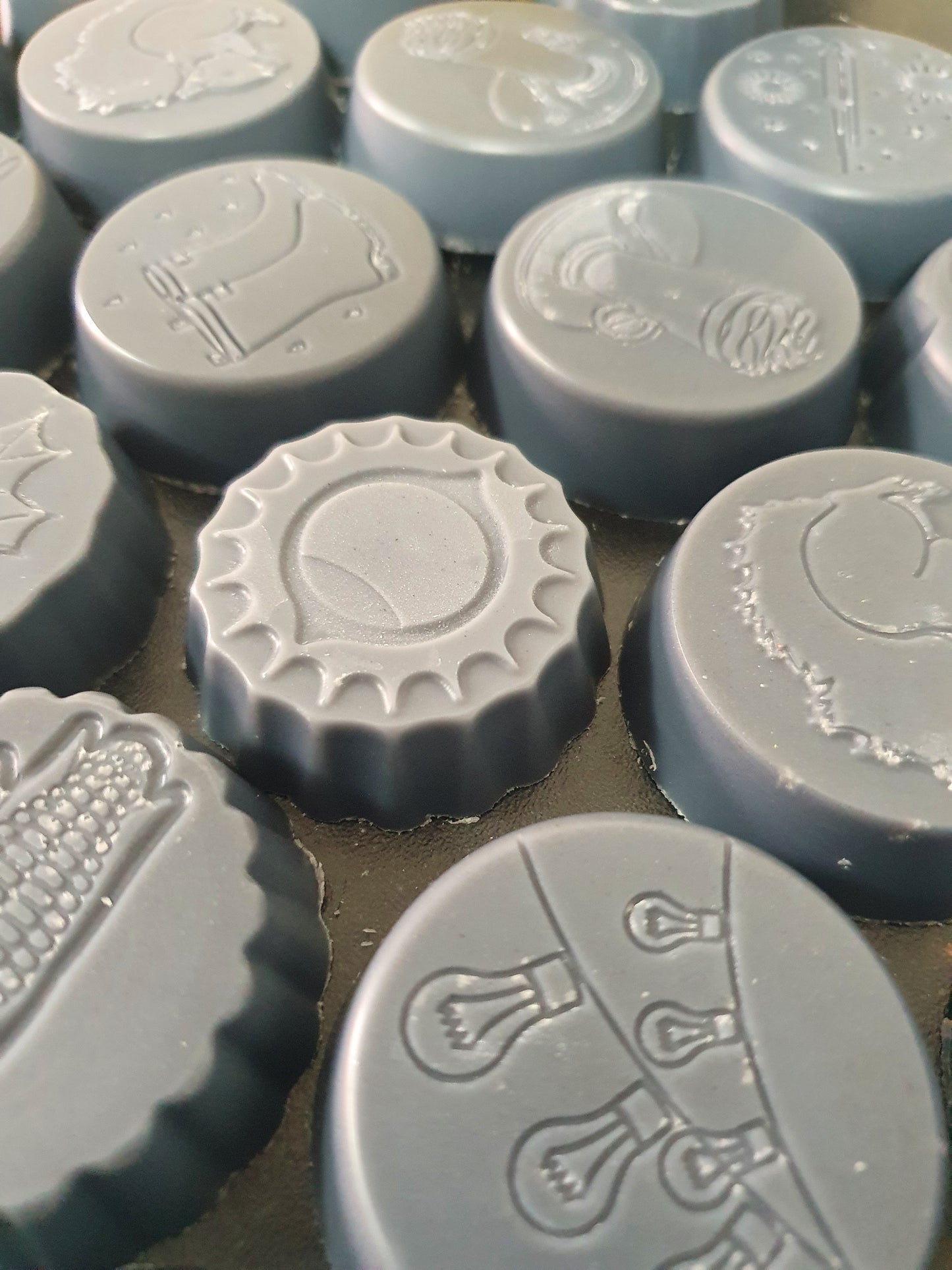 Wax Melt Shapes - Dark Effete Discs
