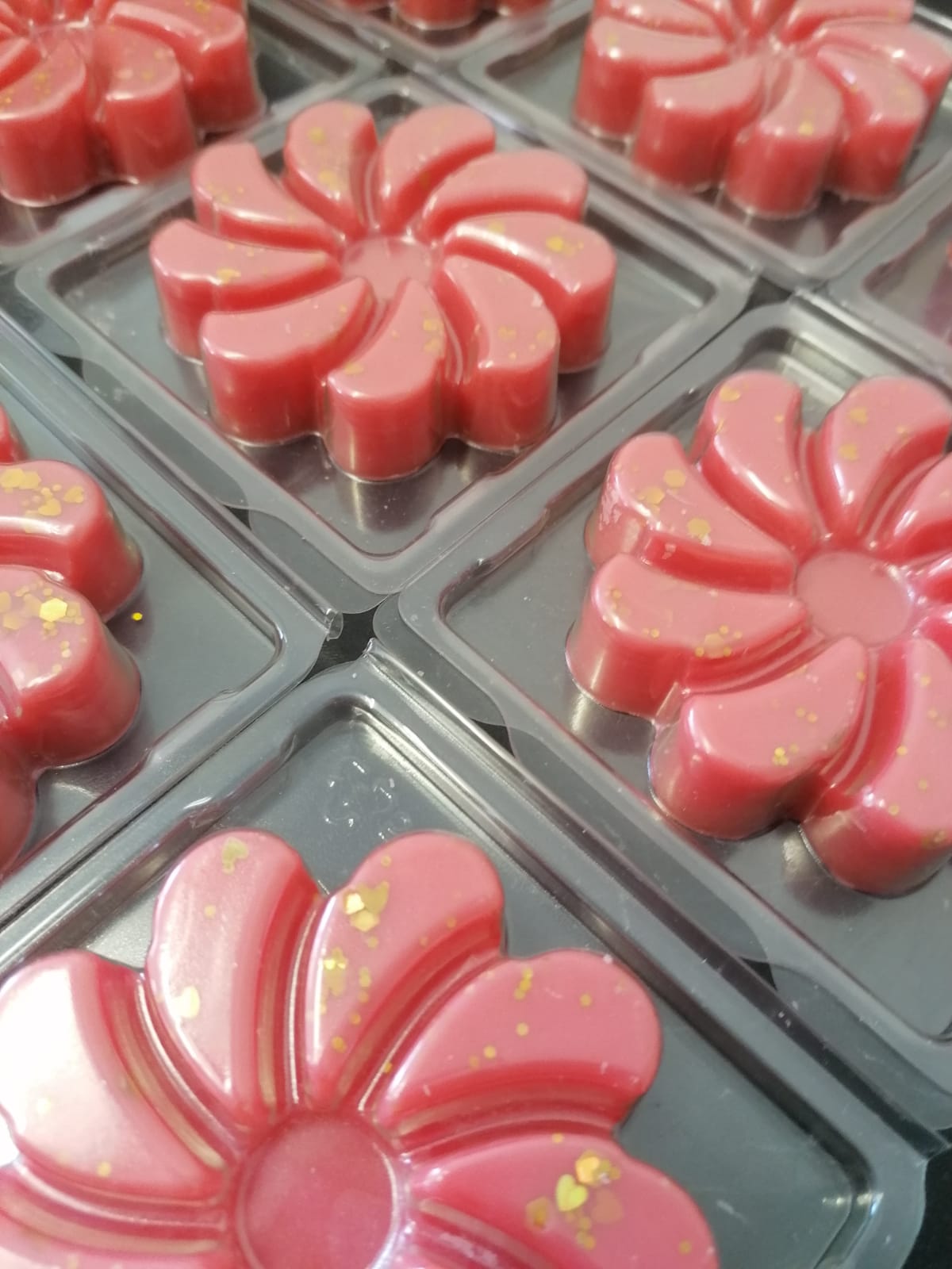 Wax Melt Swirl Clamshells - Baccarat Rouge